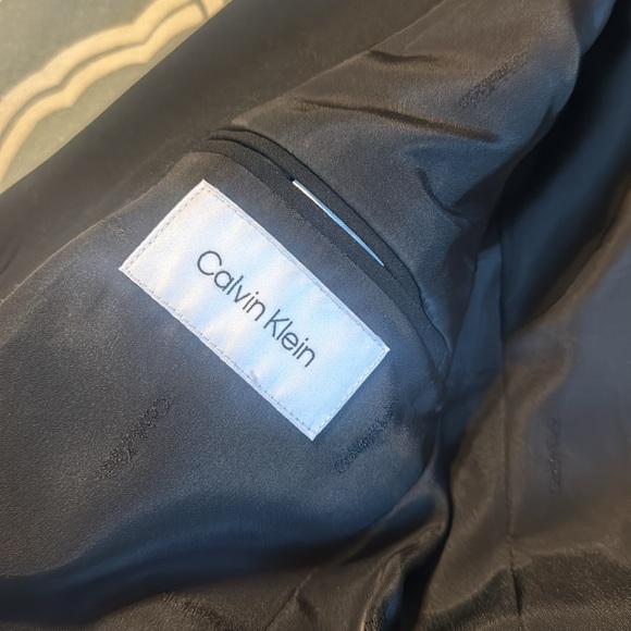 Boys Calvin Klein black 2 piece suit. 14 regular. 2 piece suit. Great basic suit - Picture 16 of 17